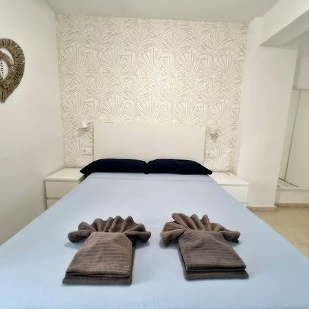 Magnifico Apartamento En El Centro De ฟูเอนฮิโรลา ภายนอก รูปภาพ