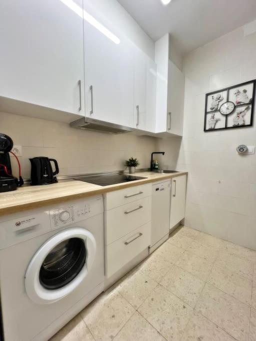 Magnifico Apartamento En El Centro De ฟูเอนฮิโรลา ภายนอก รูปภาพ