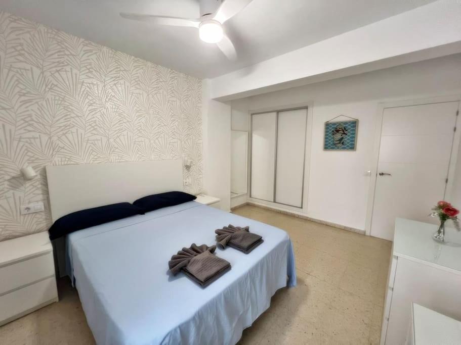 Magnifico Apartamento En El Centro De ฟูเอนฮิโรลา ภายนอก รูปภาพ