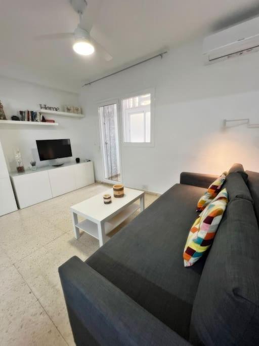 Magnifico Apartamento En El Centro De ฟูเอนฮิโรลา ภายนอก รูปภาพ