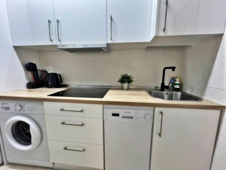 Magnifico Apartamento En El Centro De ฟูเอนฮิโรลา ภายนอก รูปภาพ