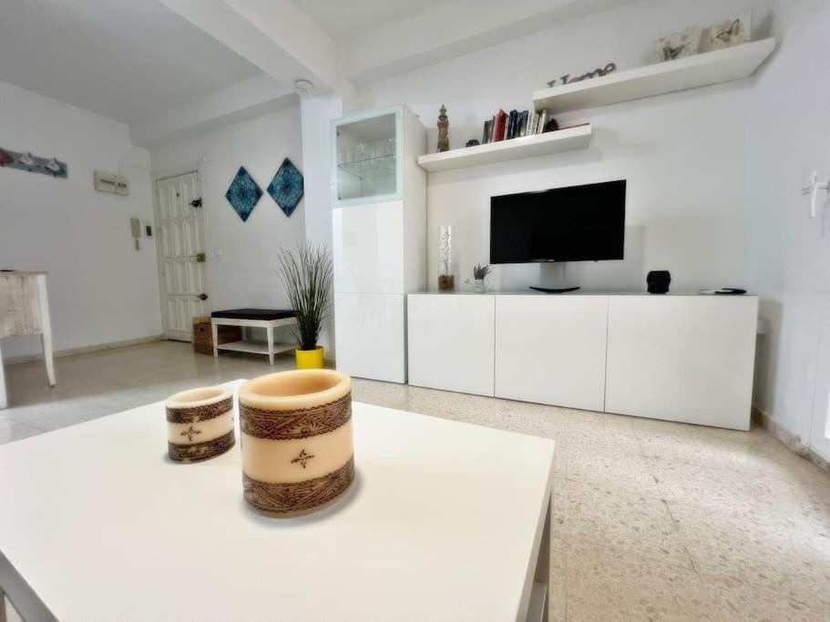 Magnifico Apartamento En El Centro De ฟูเอนฮิโรลา ภายนอก รูปภาพ